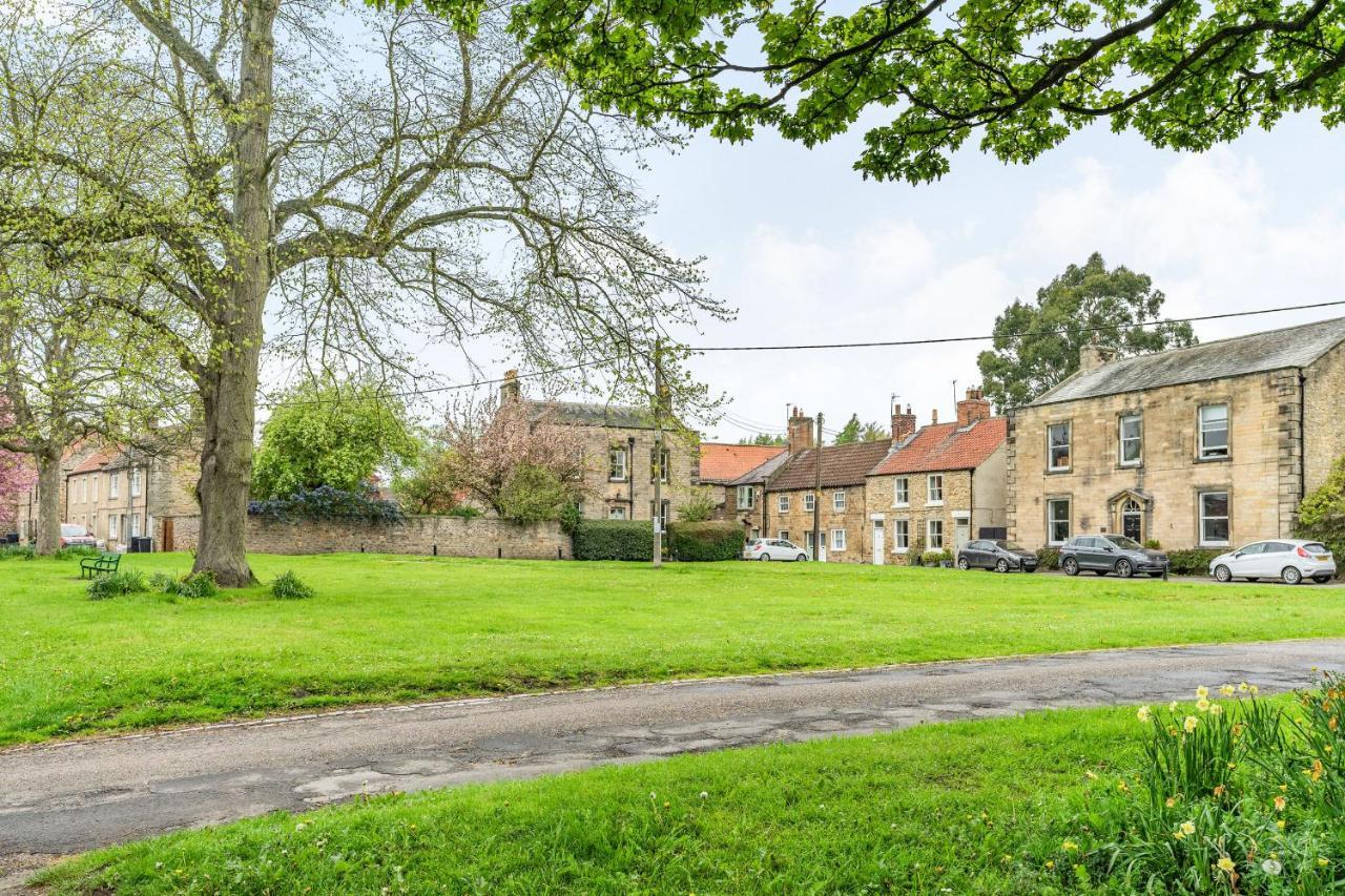 Wayside * Darlington (Durham)